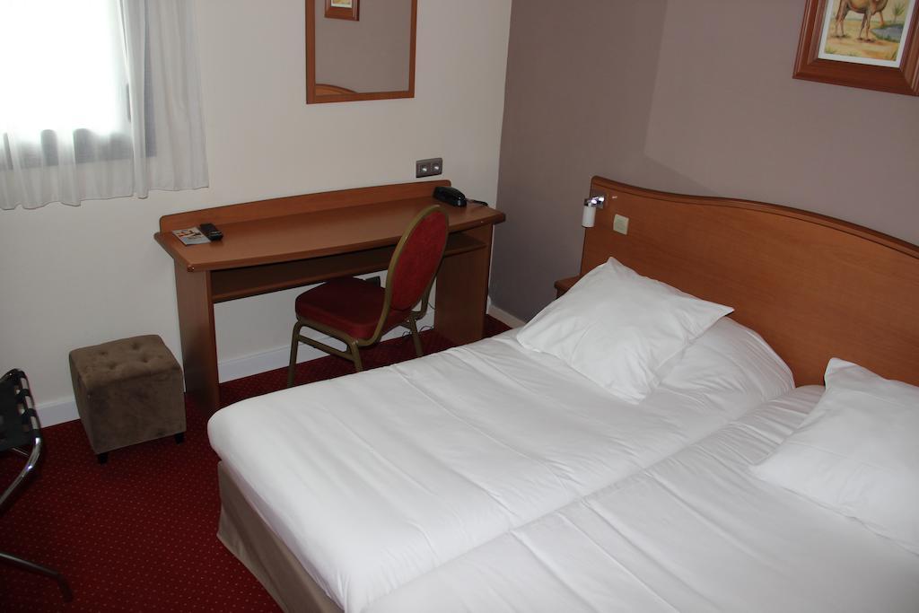 Kyriad Saint Quentin En Yvelines - Montigny Rum bild